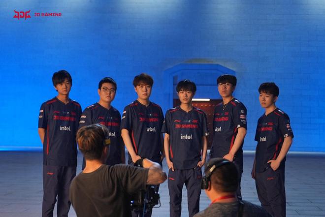 与变幻著称 与变幻著称