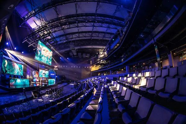 也受到了社 也受到了社